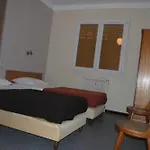 Szálloda Le Logis Charmes-sur-Rhône