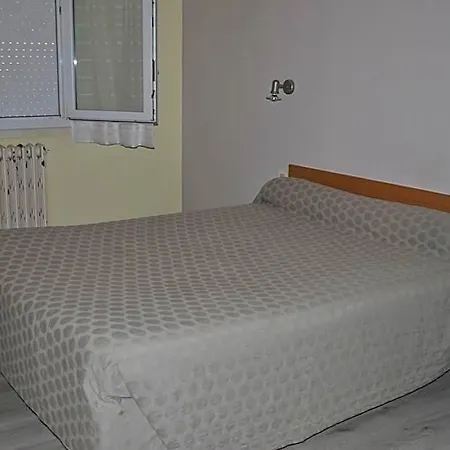 Le Logis Hotel Charmes-sur-Rhone