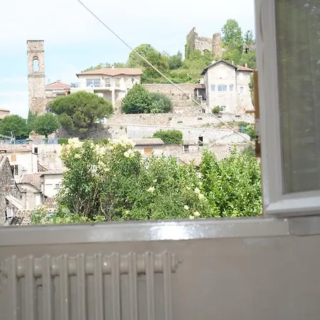 Hotel Le Logis Charmes-sur-Rhone