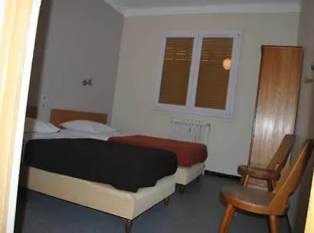 Hotel Le Logis Charmes-sur-Rhone